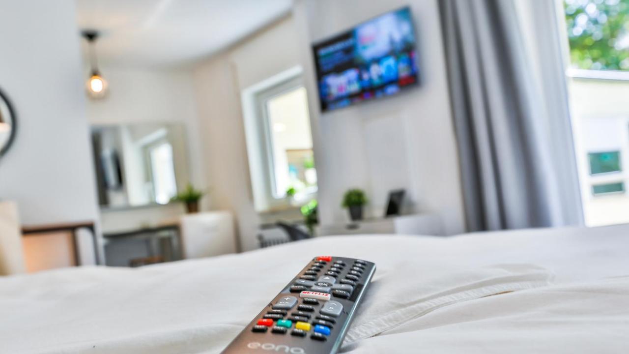Studio Hirsch56 - Zentral-Ruhig-Terrasse-Netflix Karlsruhe Bagian luar foto