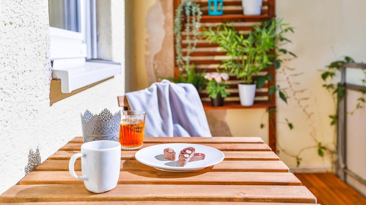 Studio Hirsch56 - Zentral-Ruhig-Terrasse-Netflix Karlsruhe Bagian luar foto